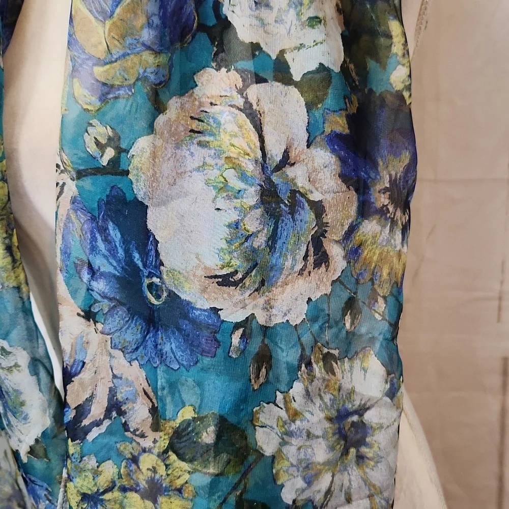 Collectioneighteen Floral infinity scarf